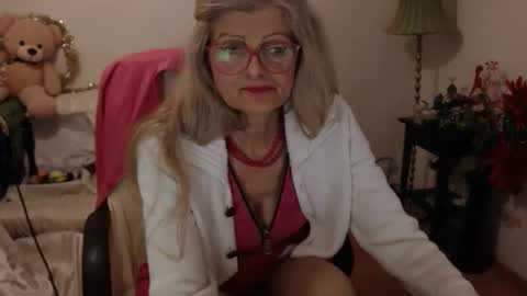 Snapshot of blairfort chatting on December 8, 2024, 10:47 pm blairfort online show from December 8, 2024, 10:47 pm