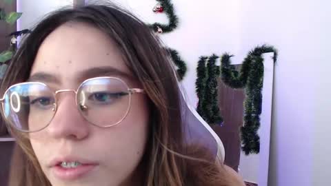 Snapshot of blairvicent chatting on December 22, 2024, 1:11 pm online show from December 22, 2024, 1:11 pm