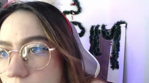 Snapshot of blairvicent chatting on December 24, 2024, 12:00 pm online show from December 24, 2024, 12:00 pm