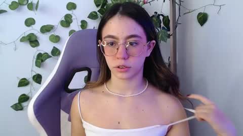 Snapshot of blairvicent chatting on February 19, 2025, 1:06 pm online show from February 19, 2025, 1:06 pm