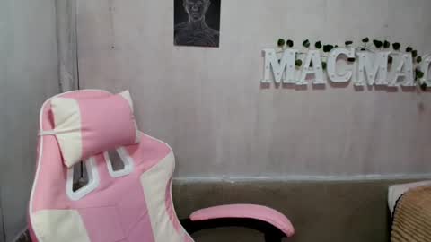 Snapshot of blake_cummer chatting on July 22, 2026, 6:11 pm blake_cummer online show from July 22, 2026, 6:11 pm