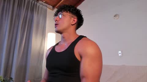 Snapshot of blake_levi chatting on December 8, 2024, 8:04 pm Blake Levi Independent Model online show from December 8, 2024, 8:04 pm