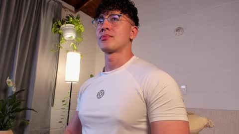 Snapshot of blake_levi chatting on February 8, 2025, 11:24 pm Blake Levi Independent Model online show from February 8, 2025, 11:24 pm