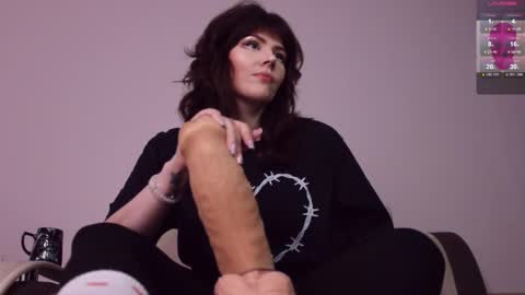 Britney online show from November 21, 2025, 11:53 am