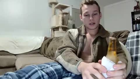 Snapshot of blakeandskylar chatting on December 31, 2024, 4:49 am BlakeAndSkylar online show from December 31, 2024, 4:49 am