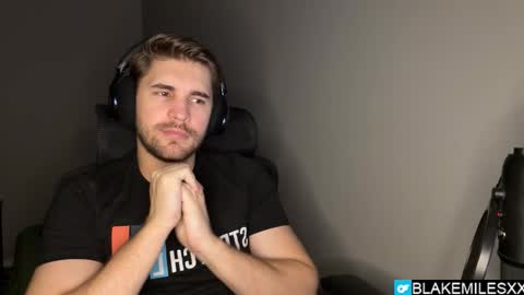 Snapshot of blakemiles2 chatting on November 11, 2025, 6:13 am Blake Miles online show from November 11, 2025, 6:13 am