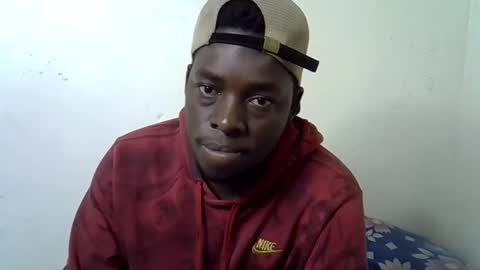 Snapshot of blesse_mixed chatting on November 26, 2025, 10:33 pm Black brown online show from November 26, 2025, 10:33 pm