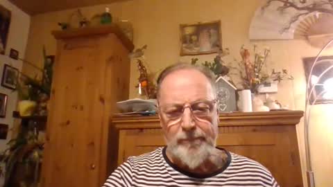 Snapshot of blindsurfer780299 chatting on May 4, 2026, 7:10 pm blindsurfer780299 online show from May 4, 2026, 7:10 pm