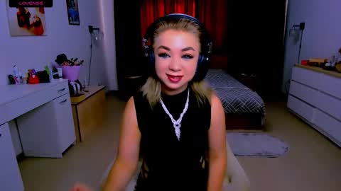 Nicole online show from September 10, 2025, 6:24 am