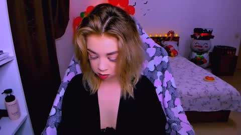 Nicole online show from November 30, 2025, 11:47 am