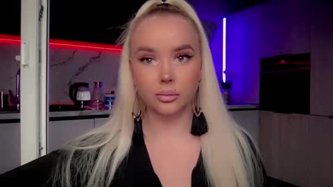 Lana online show from December 26, 2024, 4:21 am