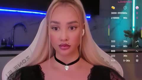 Snapshot of blond_diamond chatting on June 1, 2026, 6:48 am Lana online show from June 1, 2026, 6:48 am