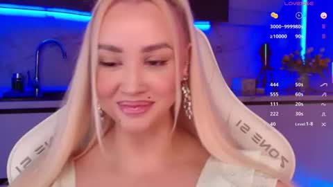 Snapshot of blond_diamond chatting on July 14, 2026, 5:51 pm Lana online show from July 14, 2026, 5:51 pm