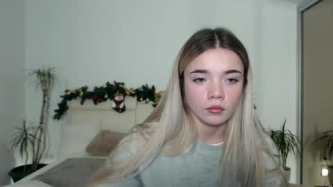 blondagirl_ online show from December 16, 2024, 5:33 pm