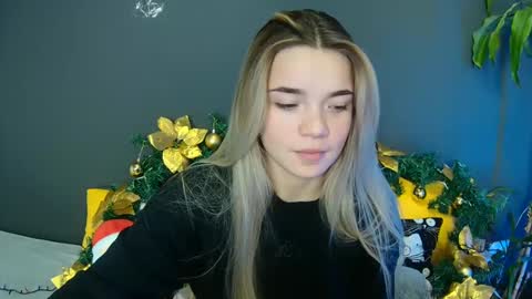 blondagirl_ online show from December 17, 2024, 1:16 pm