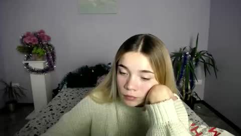 blondagirl_ online show from December 19, 2024, 5:18 pm