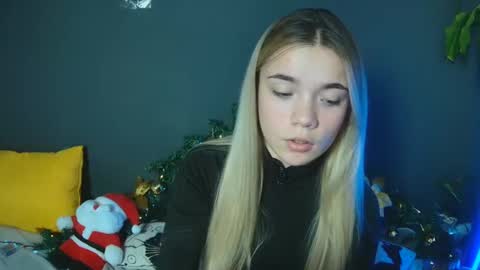 blondagirl_ online show from December 21, 2024, 5:18 pm