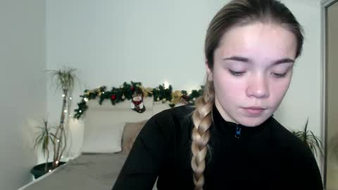 blondagirl_ online show from December 26, 2024, 2:16 pm