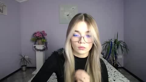 blondagirl_ online show from December 27, 2024, 2:22 pm