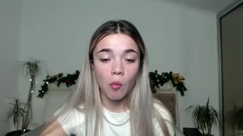 blondagirl_ online show from December 29, 2024, 4:30 pm