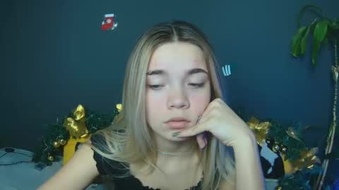 blondagirl_ online show from January 4, 2025, 1:53 pm