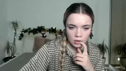 blondagirl_ online show from January 5, 2025, 1:15 pm