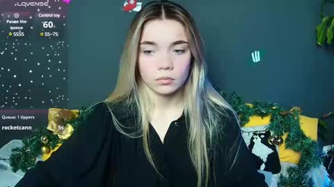 blondagirl_ online show from January 8, 2025, 3:07 pm
