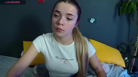blondagirl_ online show from January 14, 2025, 5:56 pm