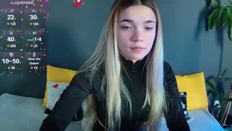 blondagirl_ online show from January 20, 2025, 1:32 pm