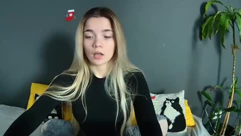 blondagirl_ online show from January 22, 2025, 1:53 pm