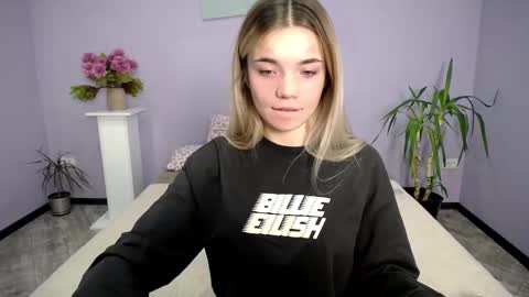 blondagirl_ online show from January 24, 2025, 3:13 pm