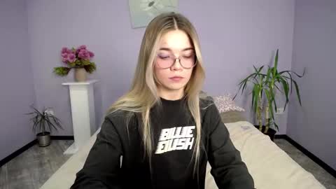 blondagirl_ online show from January 24, 2025, 6:25 pm