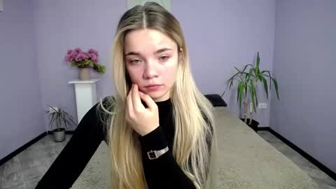 blondagirl_ online show from February 3, 2025, 1:51 pm