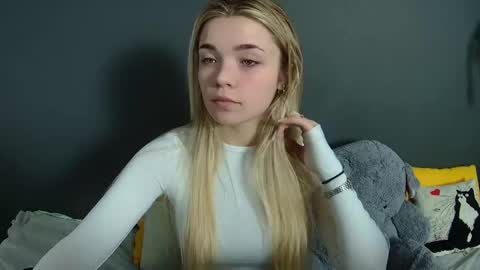 blondagirl_ online show from February 10, 2025, 4:58 pm
