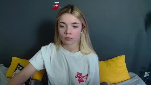 blondagirl_ online show from February 25, 2025, 1:39 pm