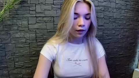blondagirl_ online show from February 26, 2025, 2:14 pm