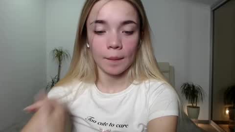 blondagirl_ online show from February 26, 2025, 5:17 pm