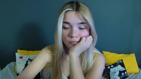 blondagirl_ online show from February 27, 2025, 2:10 pm