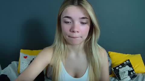 blondagirl_ online show from February 27, 2025, 5:26 pm