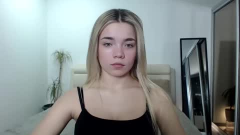 blondagirl_ online show from February 28, 2025, 1:47 pm