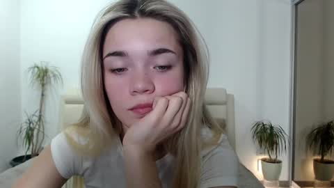 blondagirl_ online show from February 28, 2025, 5:59 pm