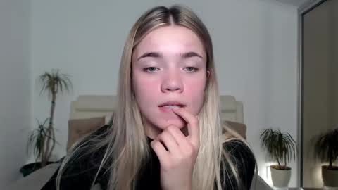 blondagirl_ online show from March 2, 2025, 5:58 pm