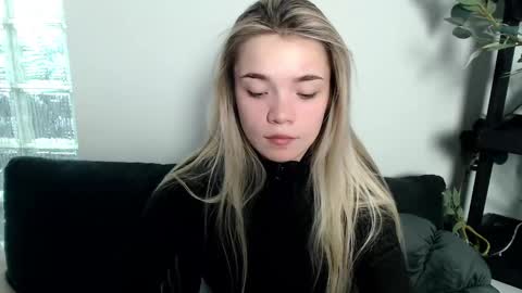 blondagirl_ online show from March 7, 2025, 3:07 pm
