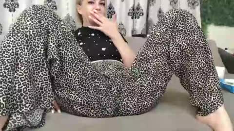 Snapshot of blonddaiana23 chatting on April 26, 2026, 1:03 am blonddaiana23 online show from April 26, 2026, 1:03 am