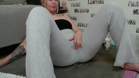 Snapshot of blonddaiana23 chatting on May 30, 2026, 7:00 pm blonddaiana23 online show from May 30, 2026, 7:00 pm