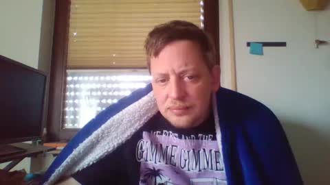 blonde32m online show from February 9, 2025, 8:22 am