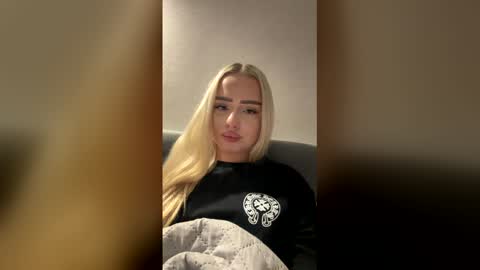 Snapshot of blonde8888 chatting on May 27, 2026, 8:06 pm blonde8888 online show from May 27, 2026, 8:06 pm