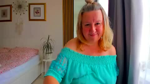 Nicole online show from June 21, 2026, 5:37 pm