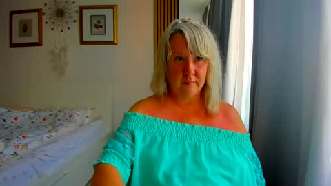Nicole online show from July 17, 2026, 5:18 pm