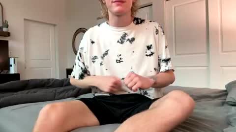 Snapshot of blonde_boi99 chatting on July 16, 2026, 12:38 am Blondie online show from July 16, 2026, 12:38 am